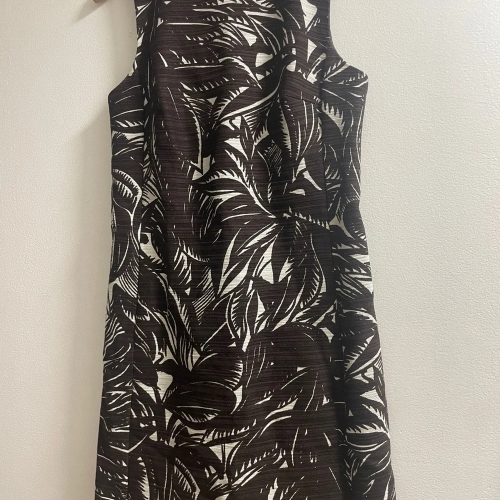 Tory Burch Black and White Leaf-Print Sleeveless Shift Dress